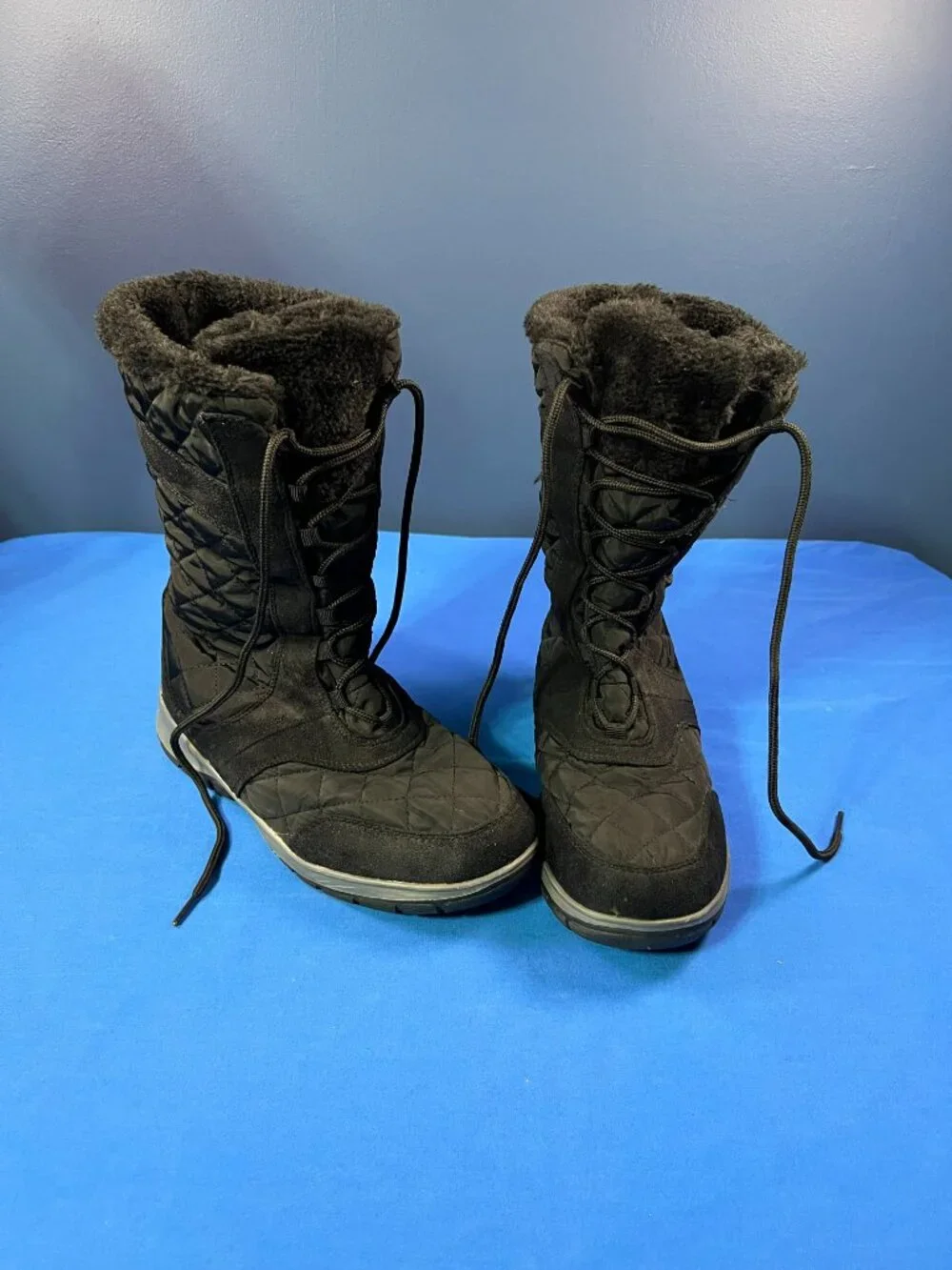 Share Itasca Women’s Snow Boots Size 9